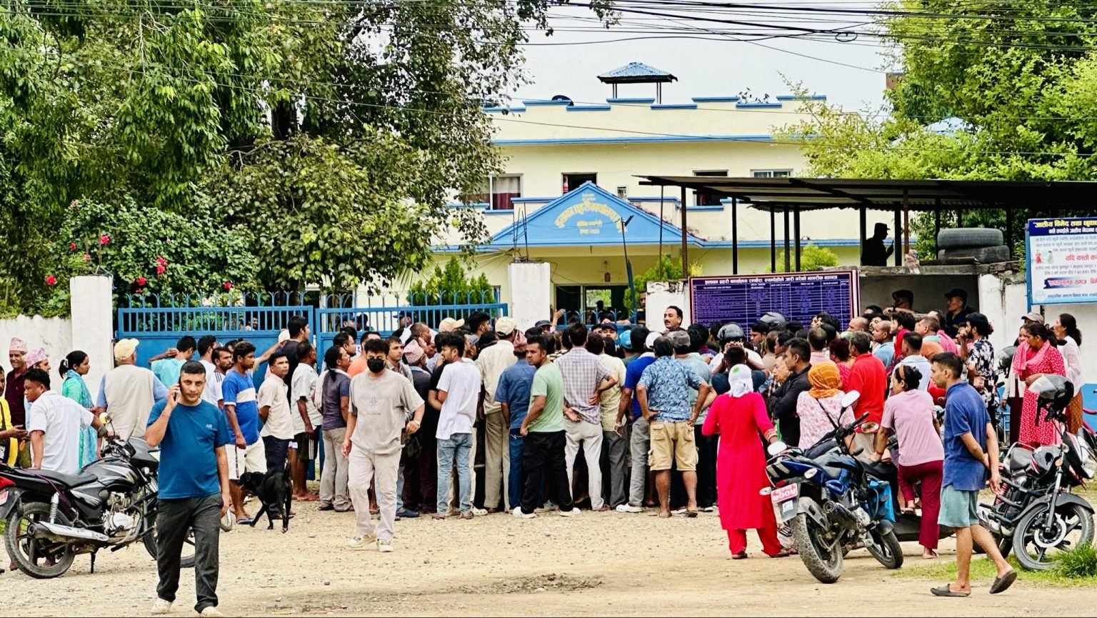 Read more about the article रुपन्देहीकाे स्टार सहकारीमा बचतकर्ताको धर्ना