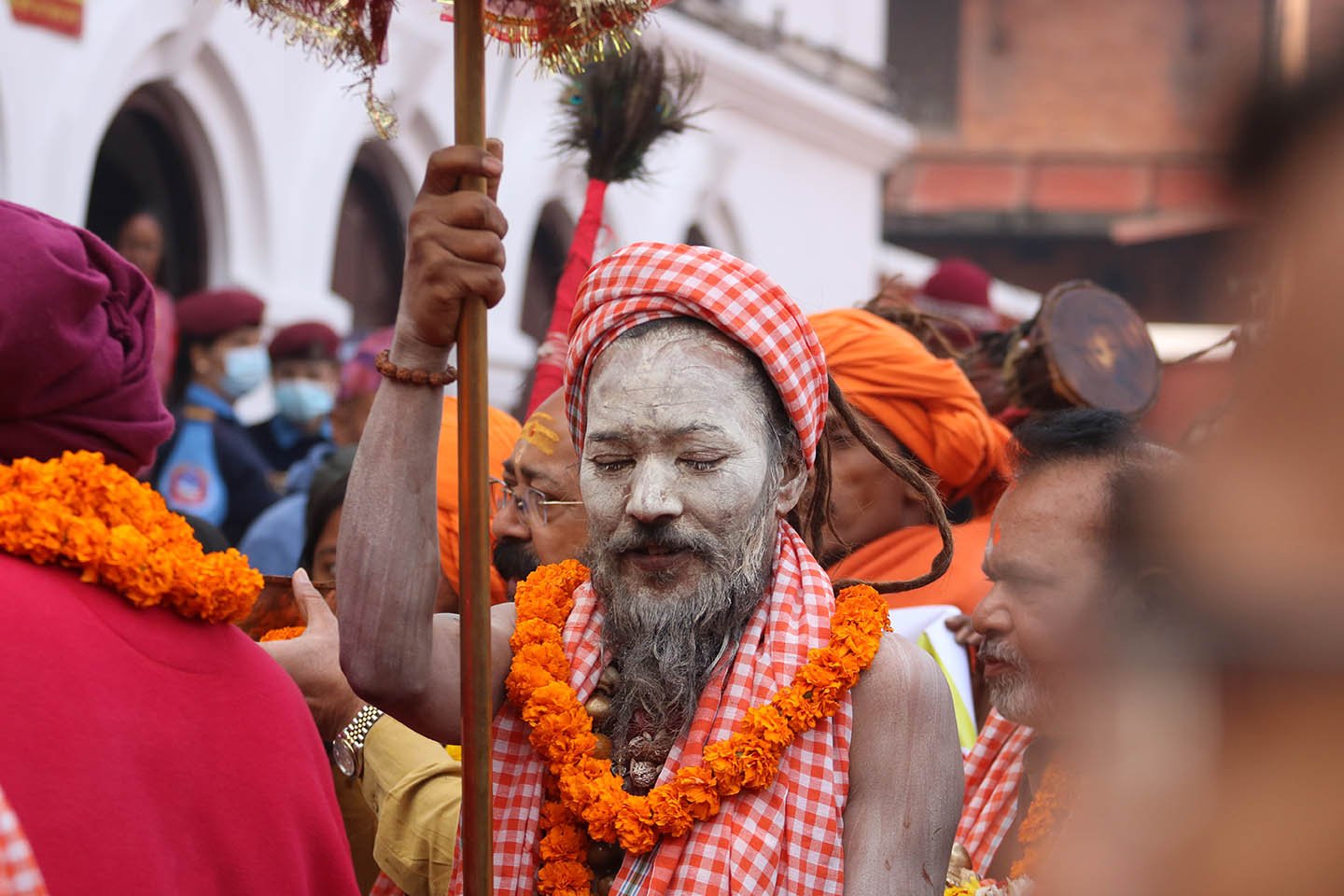 पशुपतिनाथ मन्दिर परिसरमा महाशिवरात्रीको चहलपहल